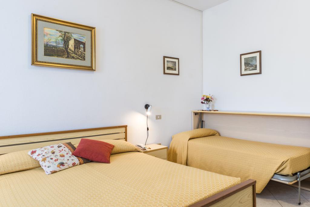 Hotel Cristina San Rocco di Piegara Ngoại thất bức ảnh