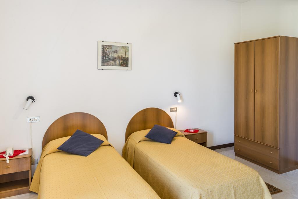 Hotel Cristina San Rocco di Piegara Ngoại thất bức ảnh
