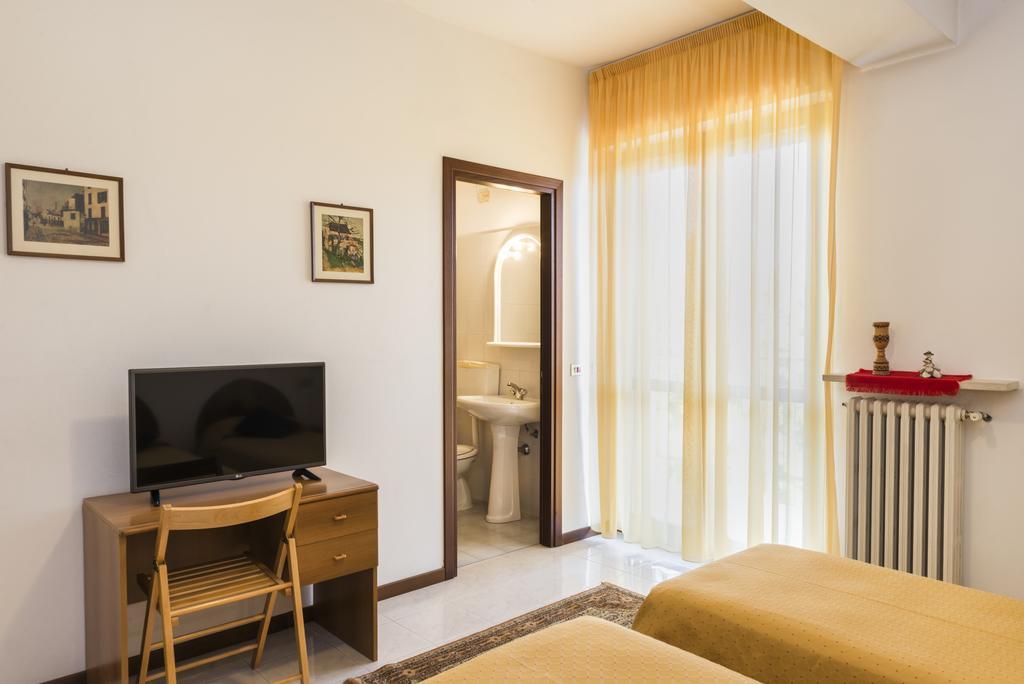 Hotel Cristina San Rocco di Piegara Ngoại thất bức ảnh