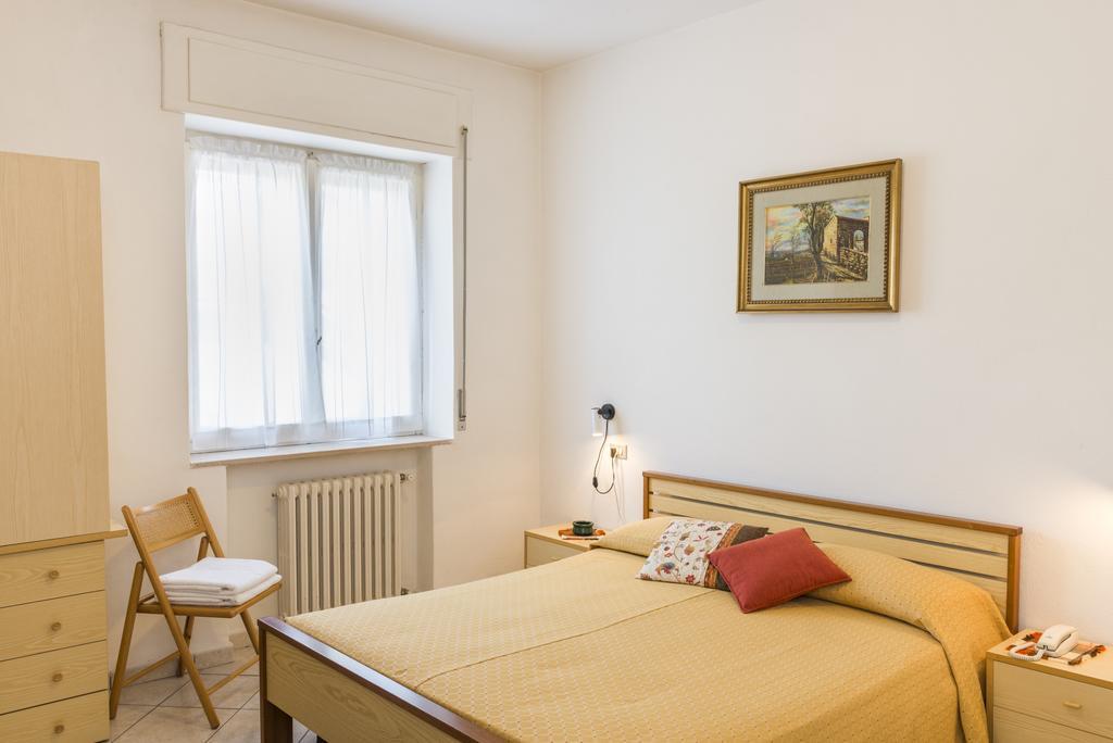 Hotel Cristina San Rocco di Piegara Ngoại thất bức ảnh