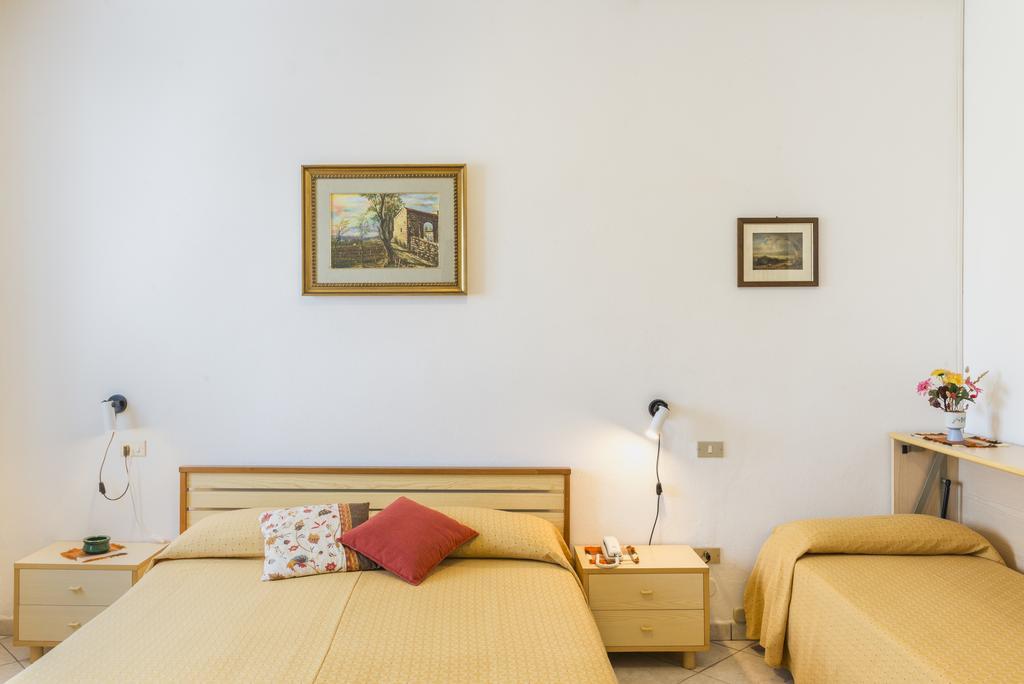 Hotel Cristina San Rocco di Piegara Ngoại thất bức ảnh