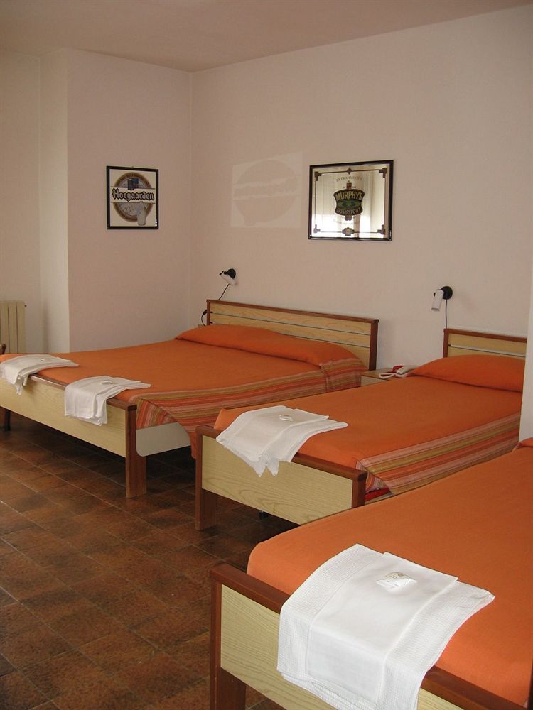Hotel Cristina San Rocco di Piegara Ngoại thất bức ảnh